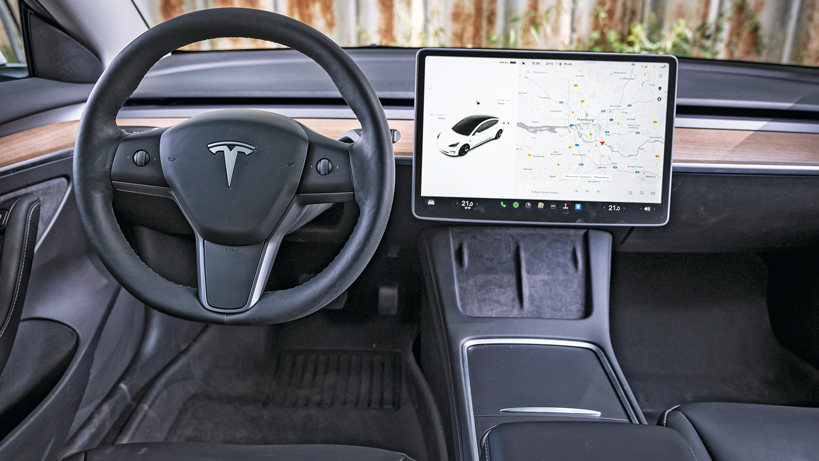 Tι προσφέρει ένα Tesla Model 3 εκτός της ηλεκτροκίνησης;